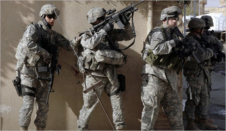 سفارت آمریکا : بغداد حضور نیروهای آمریکایی را ضروری می‌داند